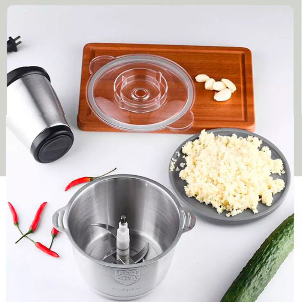 Mixeur puissant en acier inoxydable pour hacher viandes et légumes, design ergonomique et nettoyage facile.
