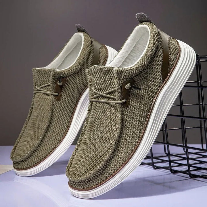 "Mocassins bateau à lacets homme, tige en maille bleue, confort léger, style marin, pour look décontracté et chic"