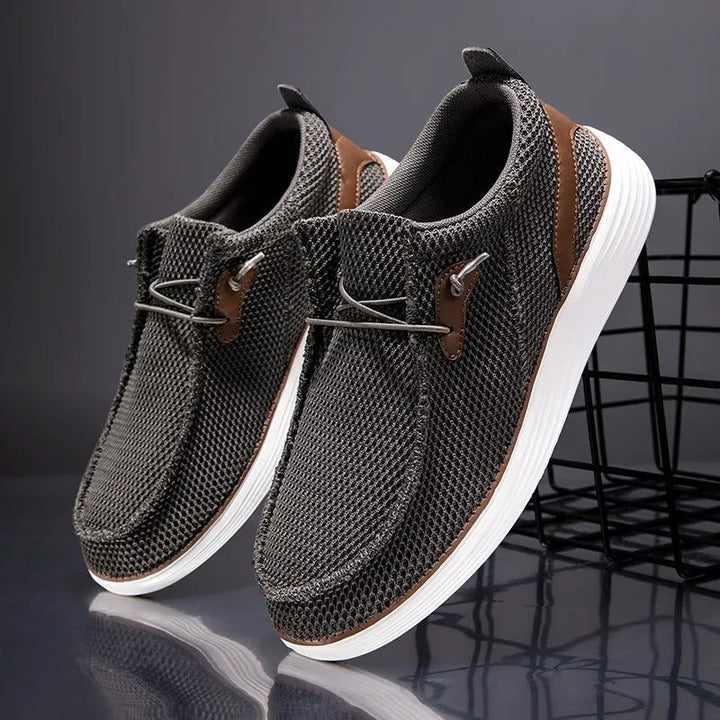 "Mocassins bateau à lacets homme, tige en maille bleue, confort léger, style marin, pour look décontracté et chic"