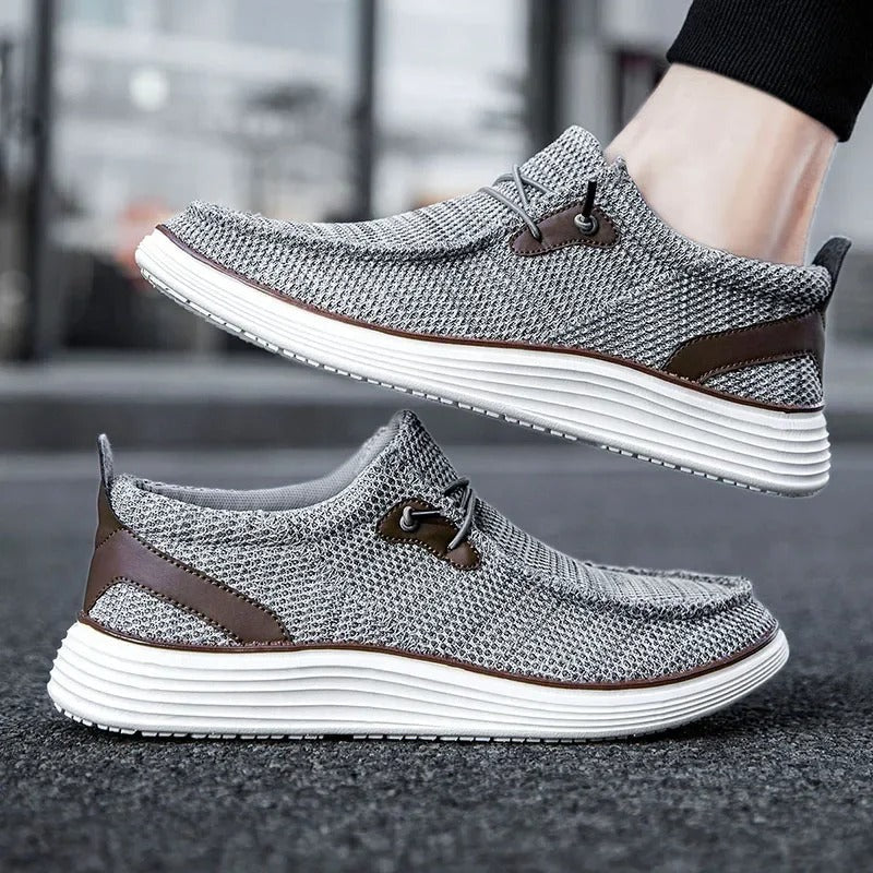 "Mocassins bateau à lacets homme, tige en maille bleue, confort léger, style marin, pour look décontracté et chic"