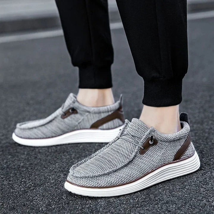 "Mocassins bateau à lacets homme, tige en maille bleue, confort léger, style marin, pour look décontracté et chic"