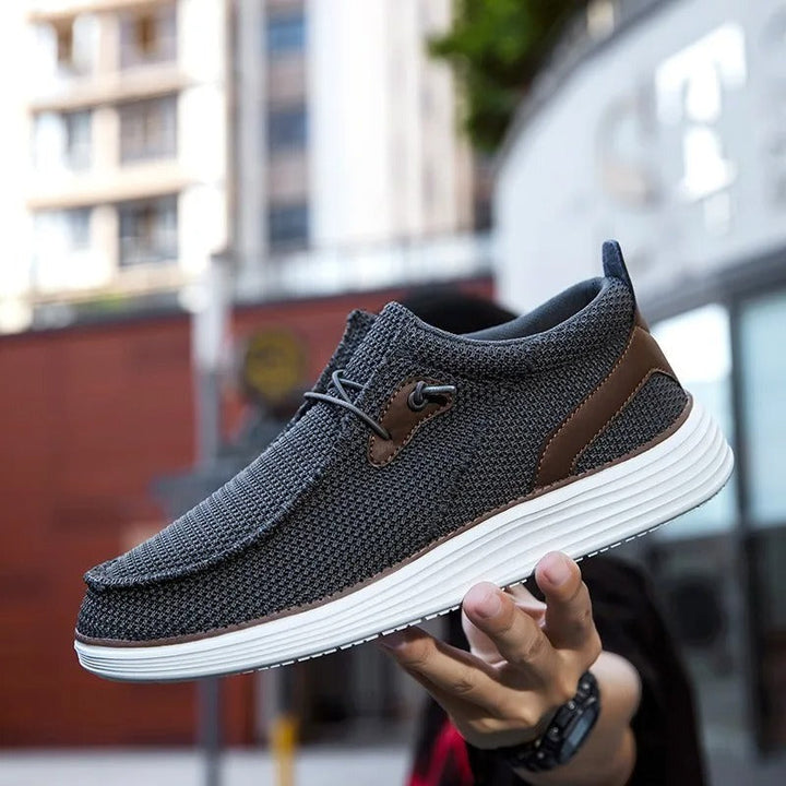 "Mocassins bateau à lacets homme, tige en maille bleue, confort léger, style marin, pour look décontracté et chic"
