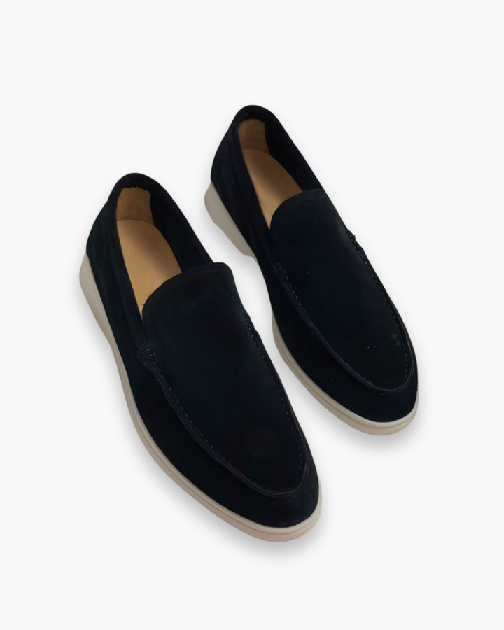 "Mocassins classiques en cuir beige pour homme, design élégant et confortable, parfaits pour toutes occasions."