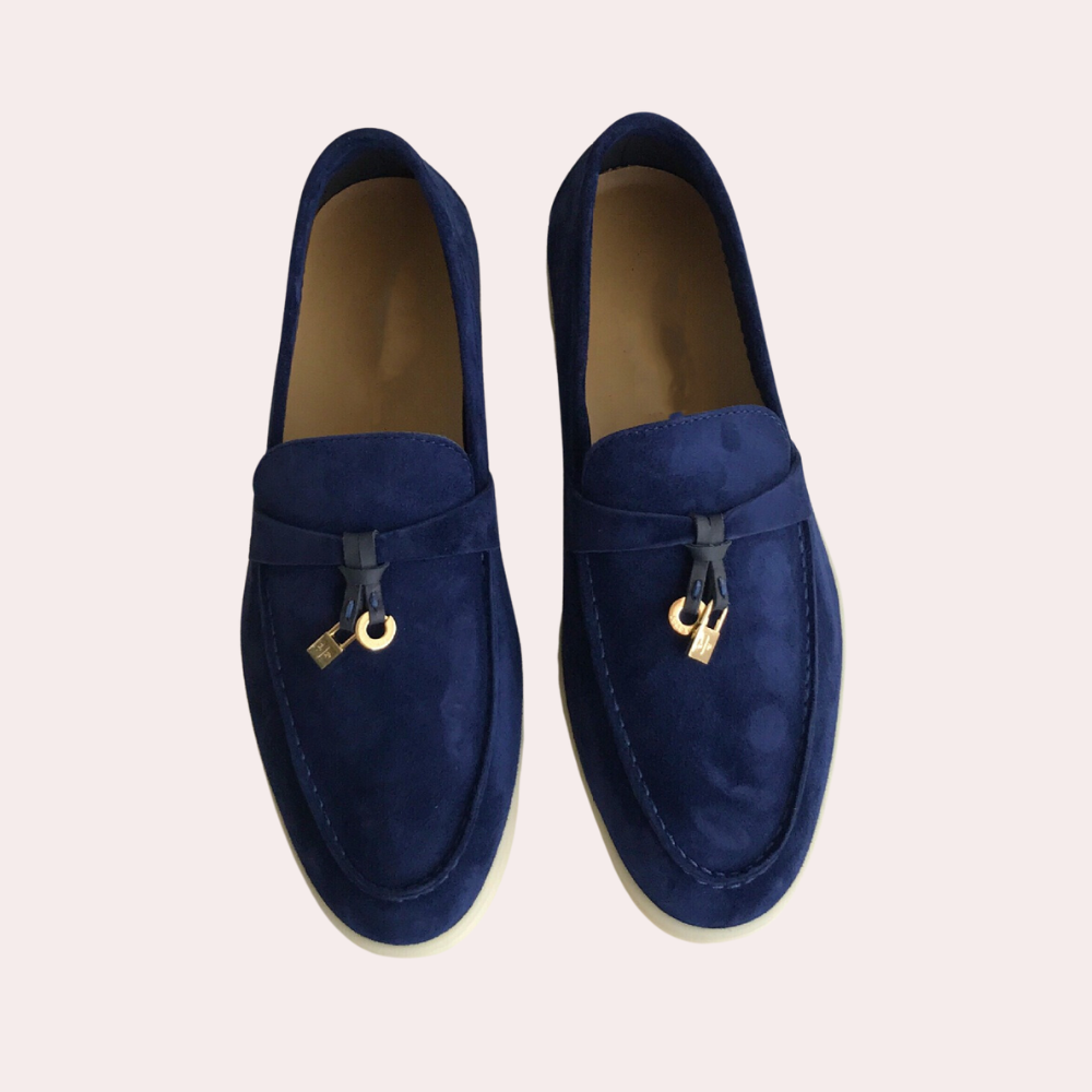 Mocassins élégants pour femmes avec silhouette chic, couleur neutre et semelle intérieure confortable pour style polyvalent.