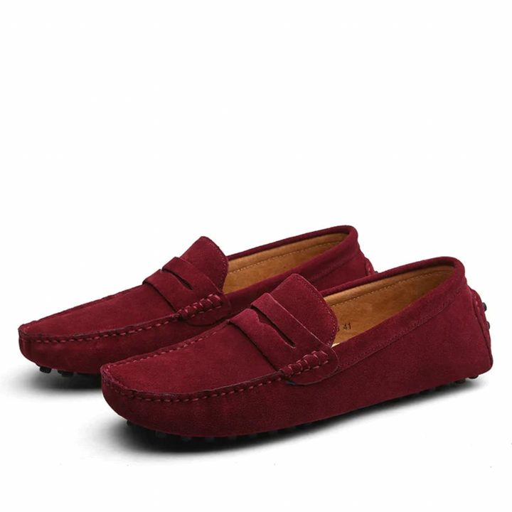 "Mocassins élégants pour hommes au design italien en cuir, coloris variés, doublure douce pour confort optimal."