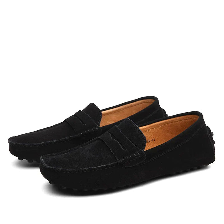 "Mocassins élégants pour hommes au design italien en cuir, coloris variés, doublure douce pour confort optimal."