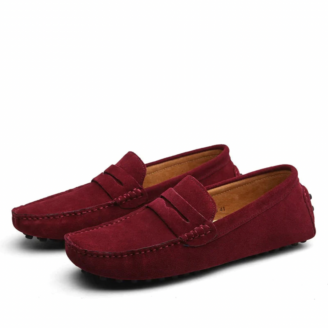 "Mocassins élégants pour hommes en cuir, style italien, adaptés à toutes occasions, alliant confort et sophistication."