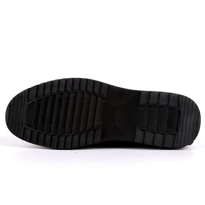 "Mocassins en cuir marron pour homme, élégants et robustes, semelle antidérapante, idéal pour confort quotidien."