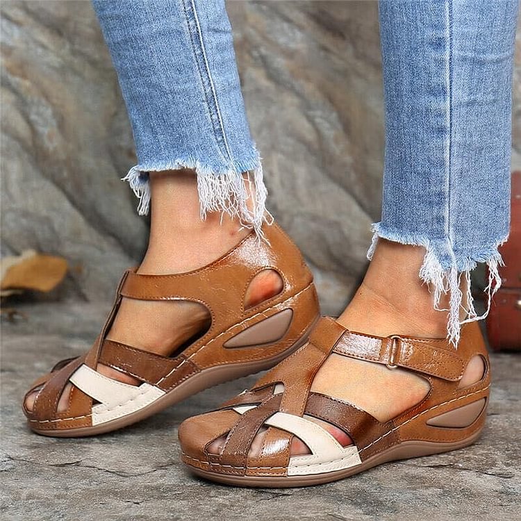 "Mocassins en cuir orthopédiques femme, design élégant, semelle orthopédique, confort et soutien, couleurs variées."