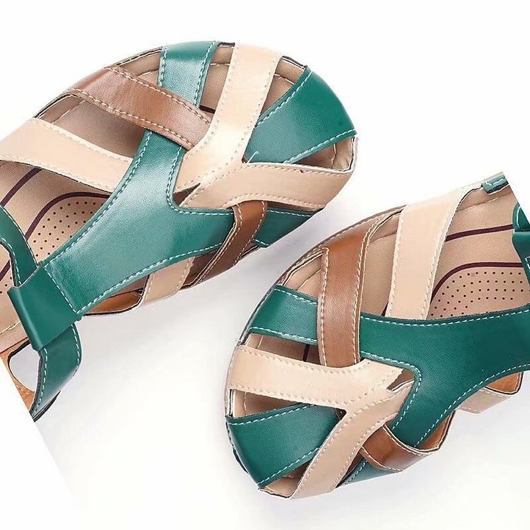 "Mocassins en cuir orthopédiques femme, design élégant, semelle orthopédique, confort et soutien, couleurs variées."