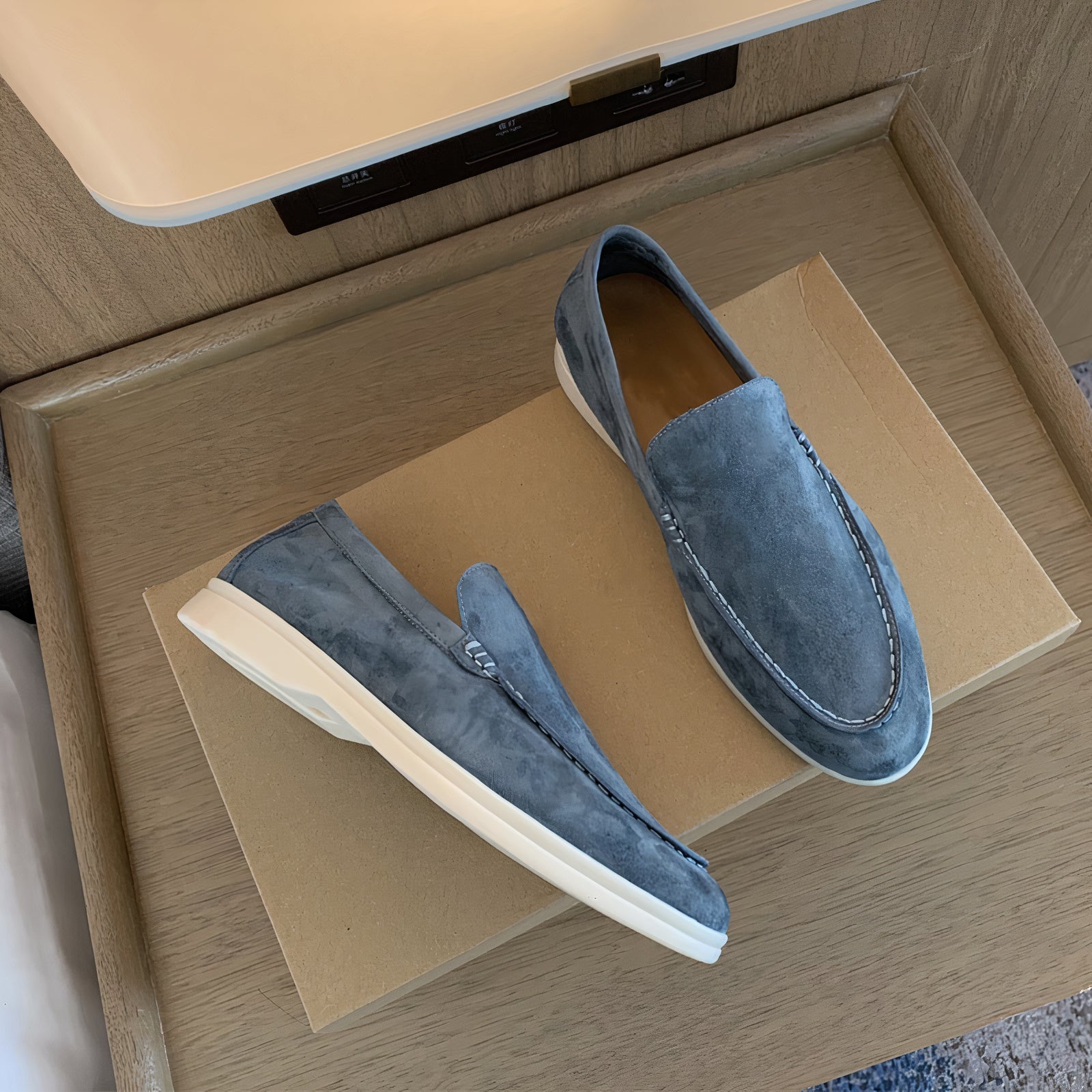 "Mocassins en cuir premium pour homme, élégants et confortables, style intemporel pour toutes occasions"