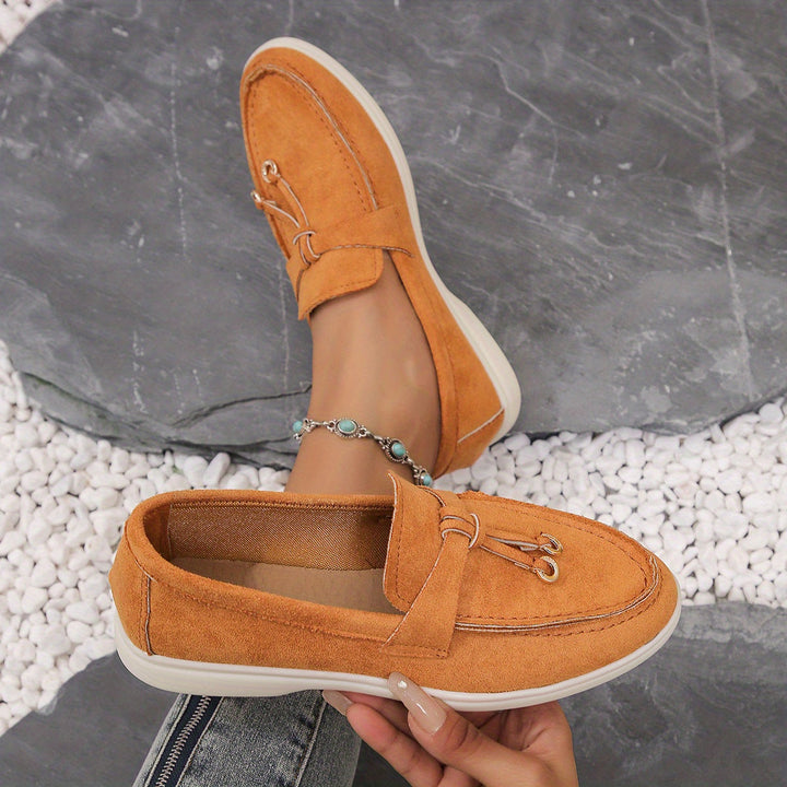 "Mocassins épais femme, texture lisse brun clair, respirants, confort quotidien et design élégant adapté au bureau."
