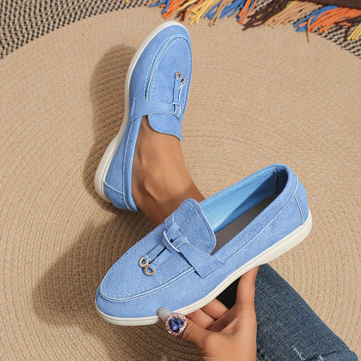 "Mocassins épais femme, texture lisse brun clair, respirants, confort quotidien et design élégant adapté au bureau."