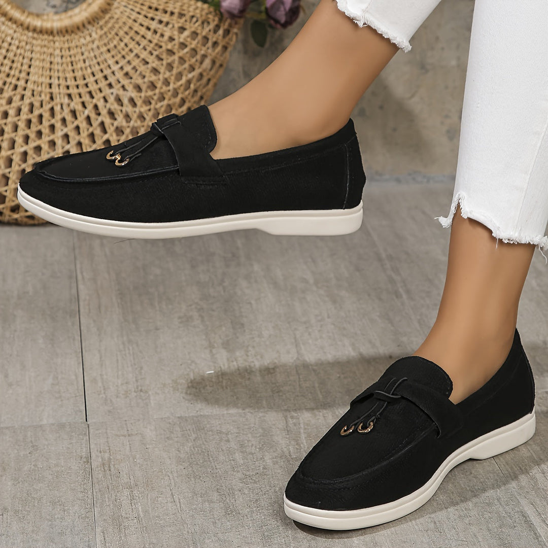 "Mocassins épais femme, texture lisse brun clair, respirants, confort quotidien et design élégant adapté au bureau."