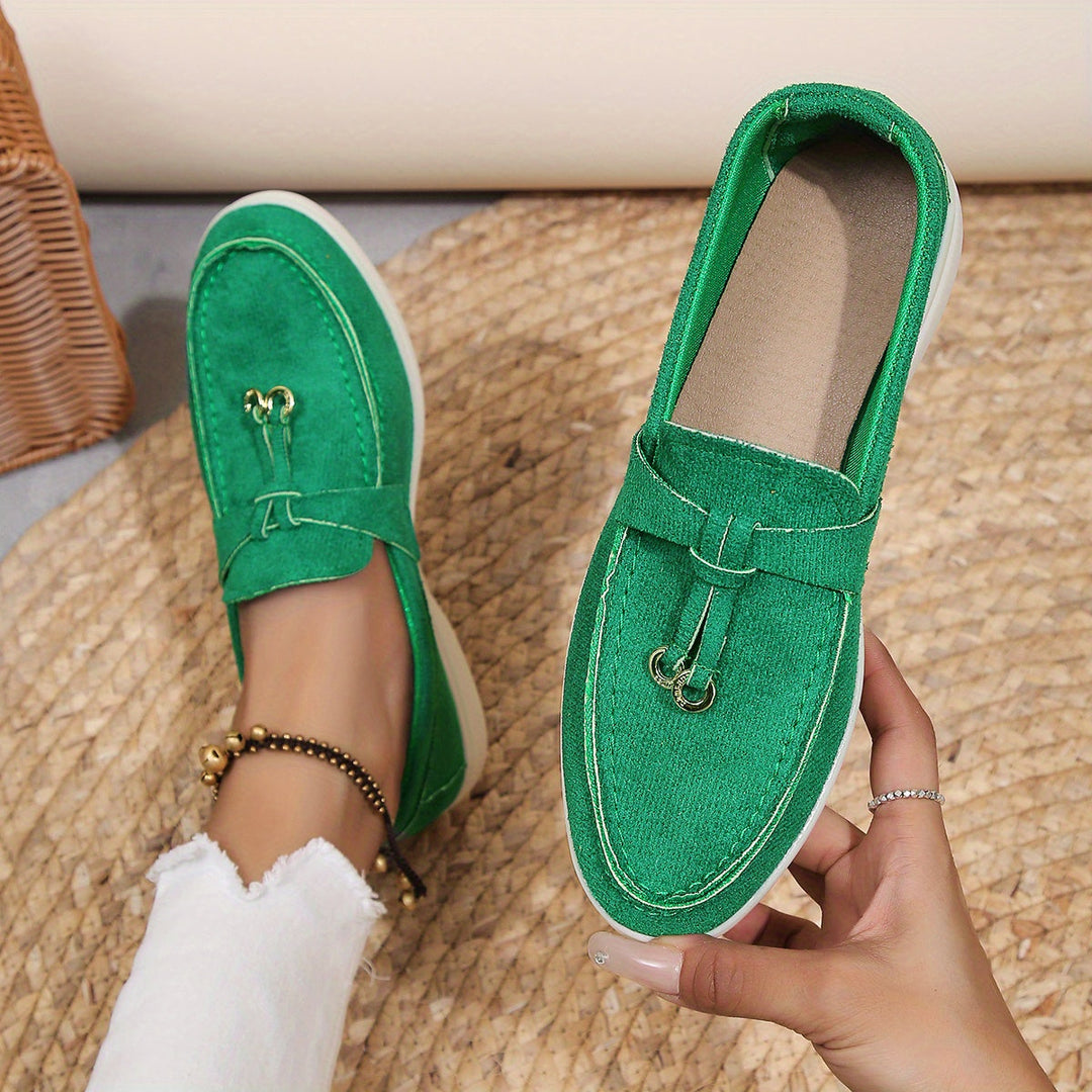 "Mocassins épais femme, texture lisse brun clair, respirants, confort quotidien et design élégant adapté au bureau."