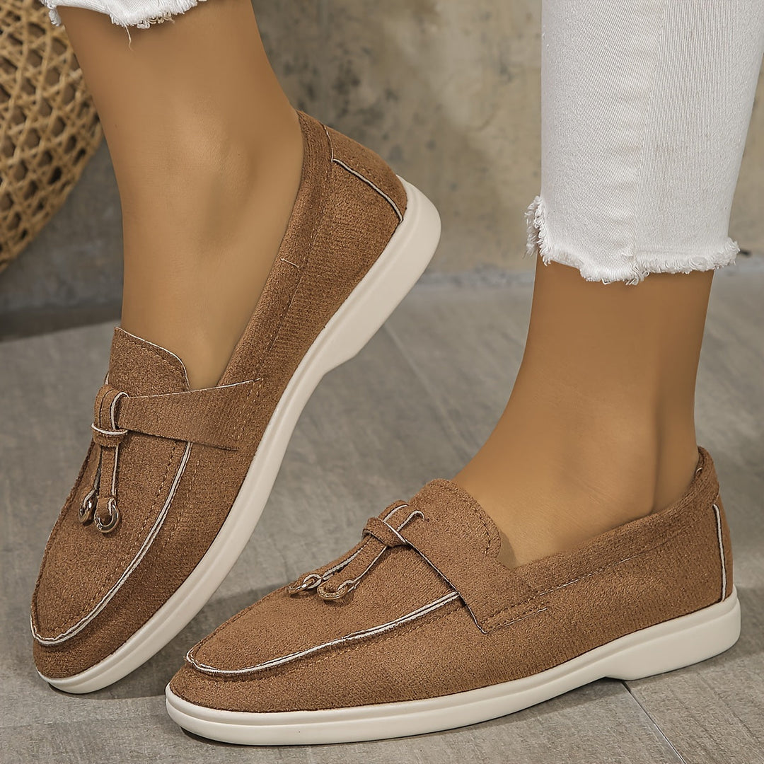"Mocassins épais femme, texture lisse brun clair, respirants, confort quotidien et design élégant adapté au bureau."