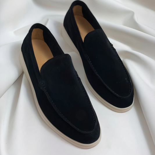 "Mocassins homme en cuir premium brun, design élégant avec semelle intérieure ergonomique, parfaits pour toute occasion."