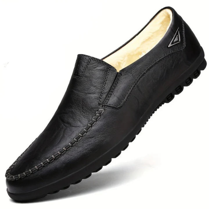 "Mocassins homme en cuir véritable, semelle légère, design élégant sans lacets, idéale tenue chic et confortable."