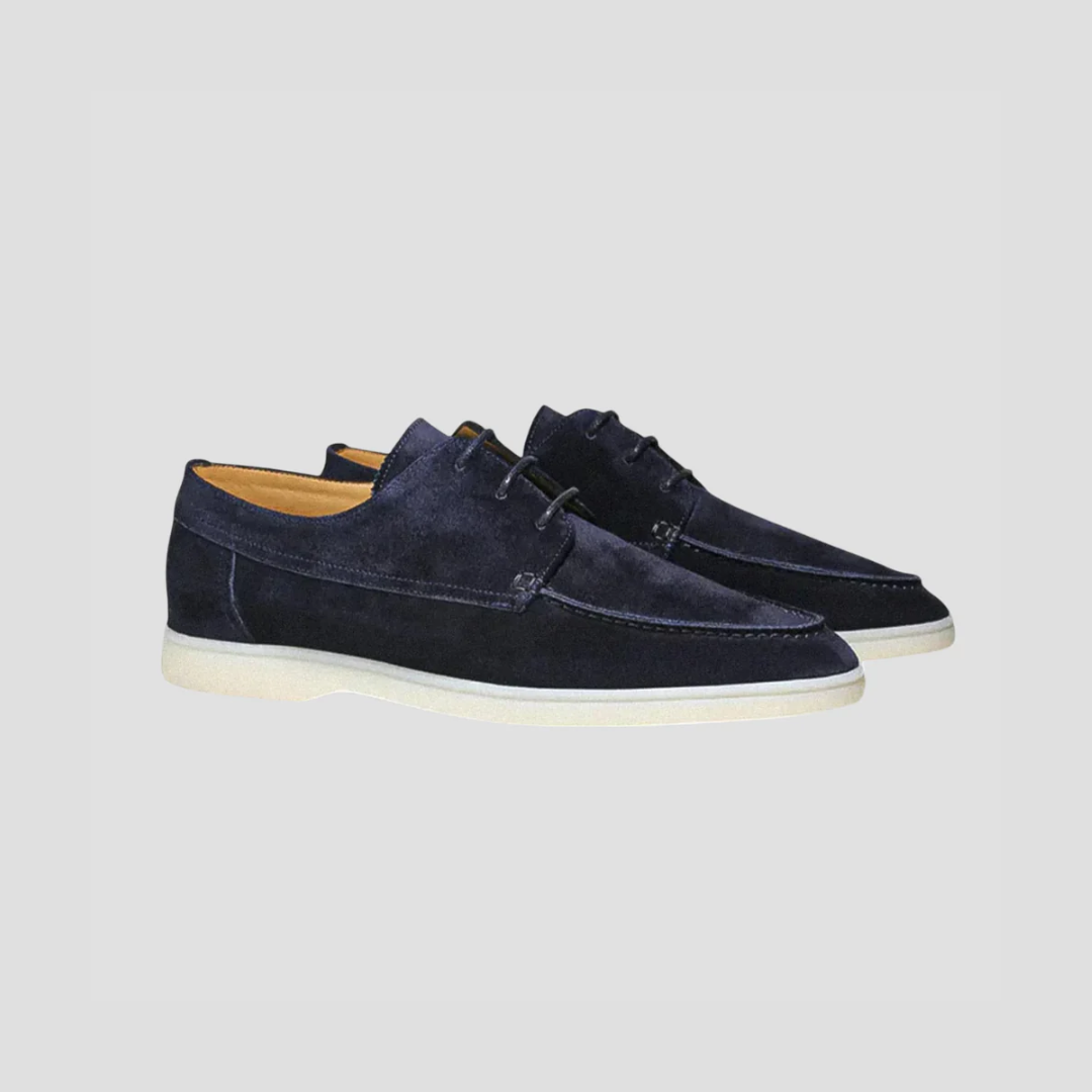 "Mocassins homme en daim beige à lacets, texture veloutée et élégante, parfaits pour un style sophistiqué et confortable."
