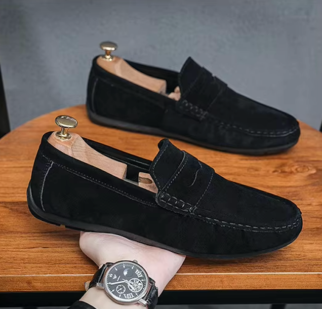 "Mocassins homme en daim élégant marron, semelle antidérapante, confort quotidien, style classique, respirant et amortissant.