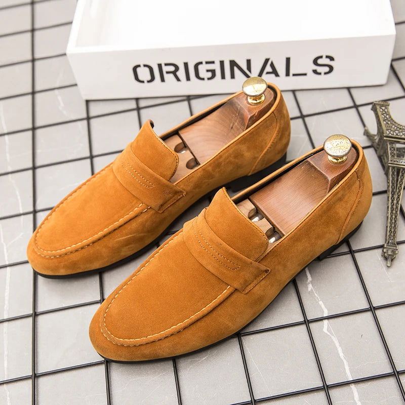 "Mocassins homme en daim premium avec semelle amortissante, élégants et confortables pour un style chic et décontracté."