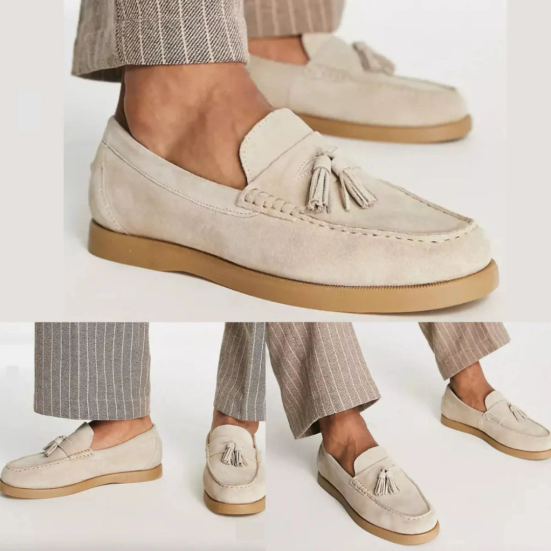 "Mocassins orthopédiques hommes, design moderne sans lacets, confort ergonomique, adaptés aux tenues décontractées."
