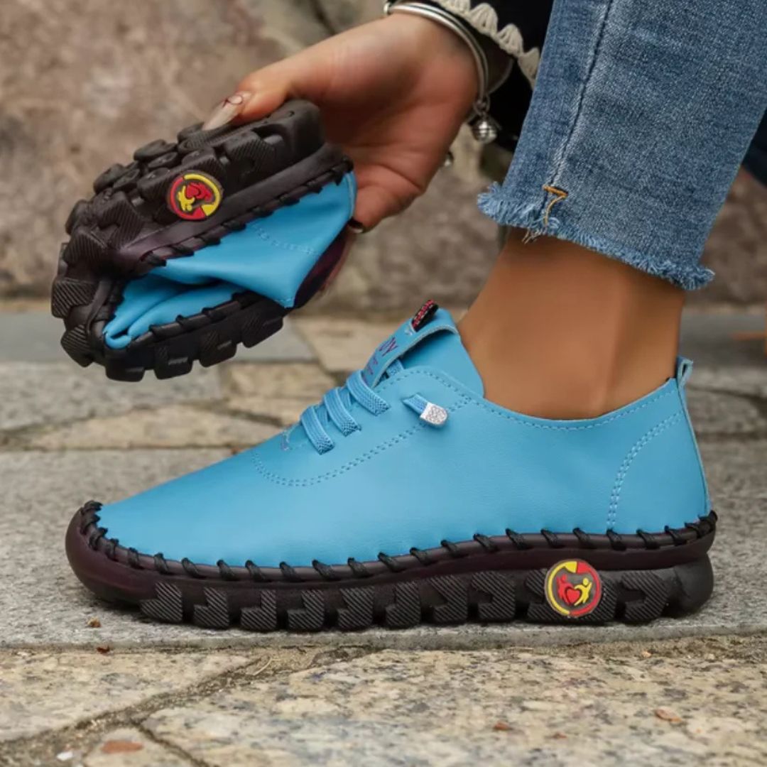 "Mocassins orthopédiques pour femmes, couleur beige, design élégant et moderne offrant confort et soutien optimal."