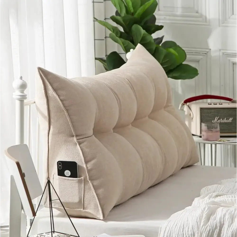 "Oreiller compensé orthopédique blanc en coton doux, soutien cervical optimal pour un confort et sommeil luxueux."