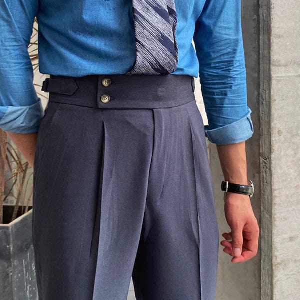 "Pantalon britannique ajustable pour homme beige, coupe droite, devant plissé, sophistiqué et confortable pour toute occasion