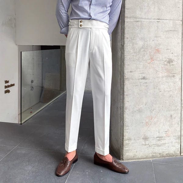 "Pantalon britannique ajustable pour homme beige, coupe droite, devant plissé, sophistiqué et confortable pour toute occasion