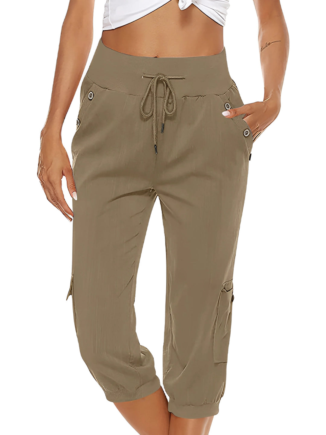 "Pantalon capri vert durable léger, respirant et confortable pour l'été, ajustement décontracté et élastique à la taille."