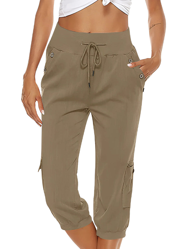 "Pantalon capri vert durable léger, respirant et confortable pour l'été, ajustement décontracté et élastique à la taille."