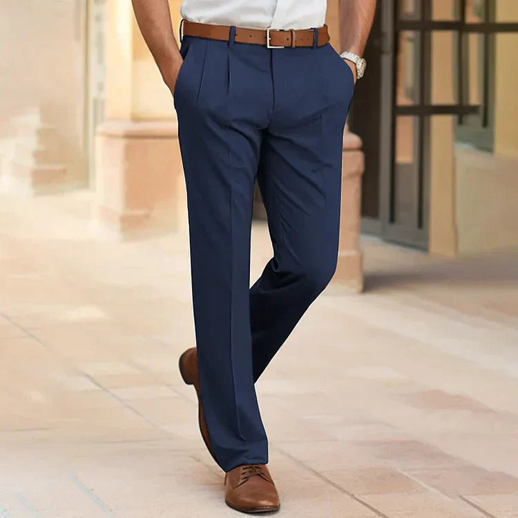 "Pantalon de costume décontracté homme, bleu foncé, coupe moderne, confort quotidien, tendance élégante."