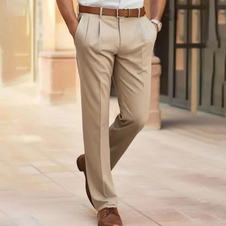 "Pantalon de costume décontracté homme, bleu foncé, coupe moderne, confort quotidien, tendance élégante."