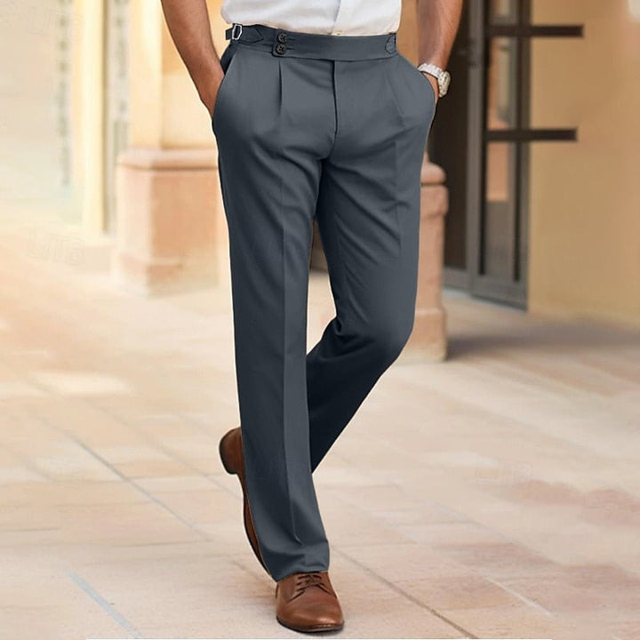 Pantalon de costume homme élégant et confortable, coupe ajustée, tissu respirant, adaptable bureau et soirées.