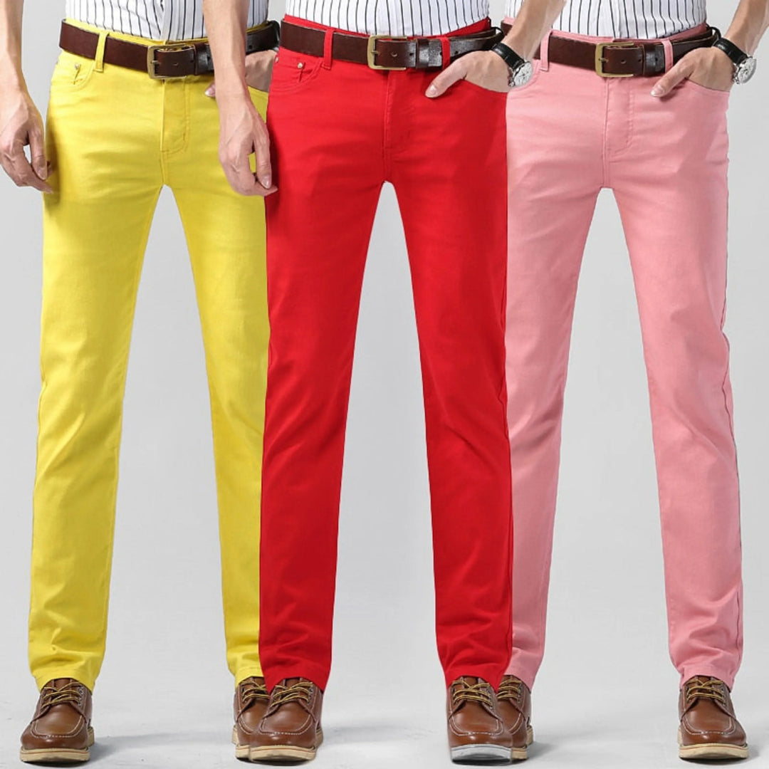 "Pantalon décontracté homme, tissu extensible jaune, coupe droite, pour un confort et style moderne quotidien."