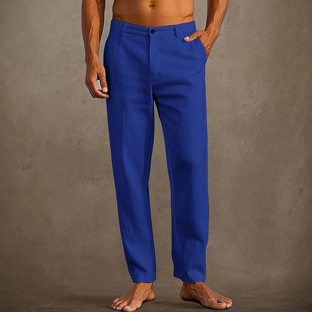 Pantalon d'été beige décontracté pour homme, coupe classique, léger et confortable, idéale pour un look estival minimaliste.