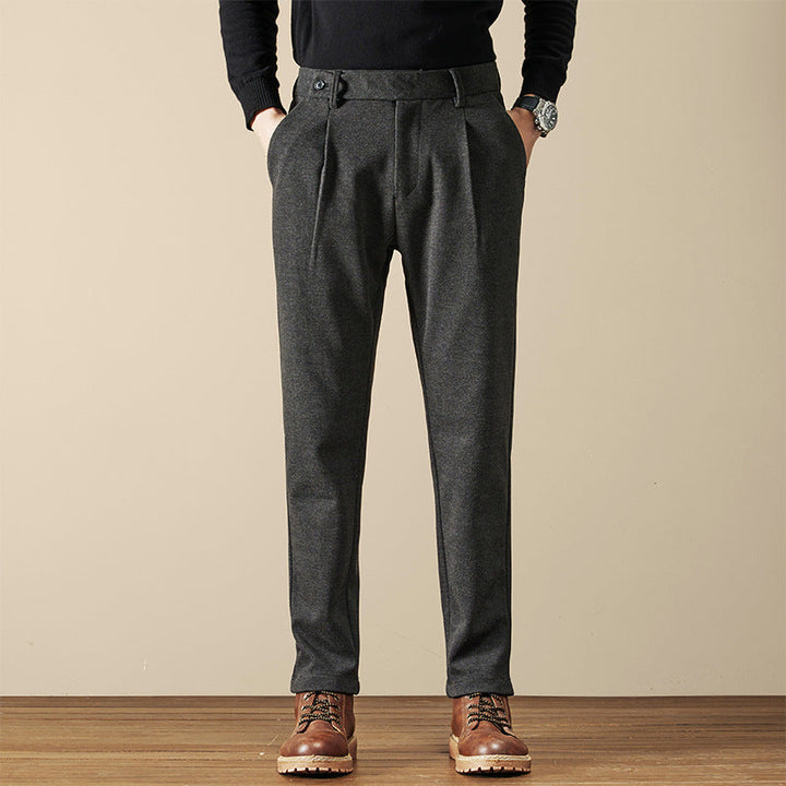 "Pantalon droit homme élégant beige, coupe chic et confortable, idéal pour toutes occasions, en tissu haute qualité."