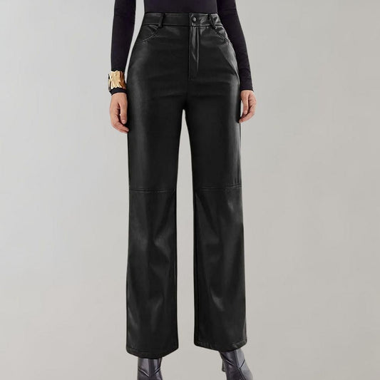 "Pantalon en cuir noir femme élégant, coupe ajustée, soulignant courbes, confort et style sophistiqué pour toute occasion."