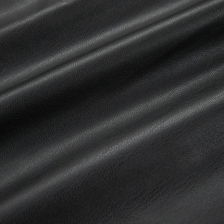 "Pantalon en cuir noir femme élégant, coupe ajustée, soulignant courbes, confort et style sophistiqué pour toute occasion."