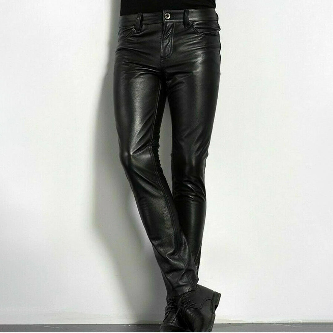 "Pantalon en cuir noir slim fit pour hommes, coupe ajustée moderne, cuir souple offrant confort et élégance"