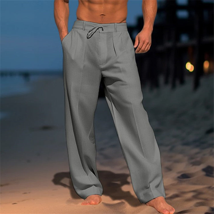 Pantalon en lin léger pour homme, coupe décontractée, couleur neutre, détail cordon ajustable, idéal pour look casual-chic.