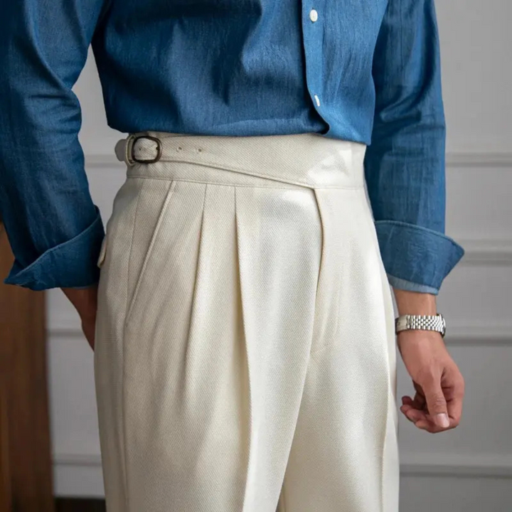 "Pantalon homme Yohan, coupe droite élégante, tissu respirant, détails soignés, style classique et confort pour toutes occasi