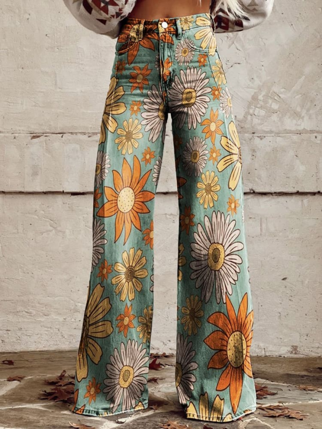 "Pantalon large femme vintage, coupe ample en denim avec motifs chic, élégance et confort pour un style unique et original."