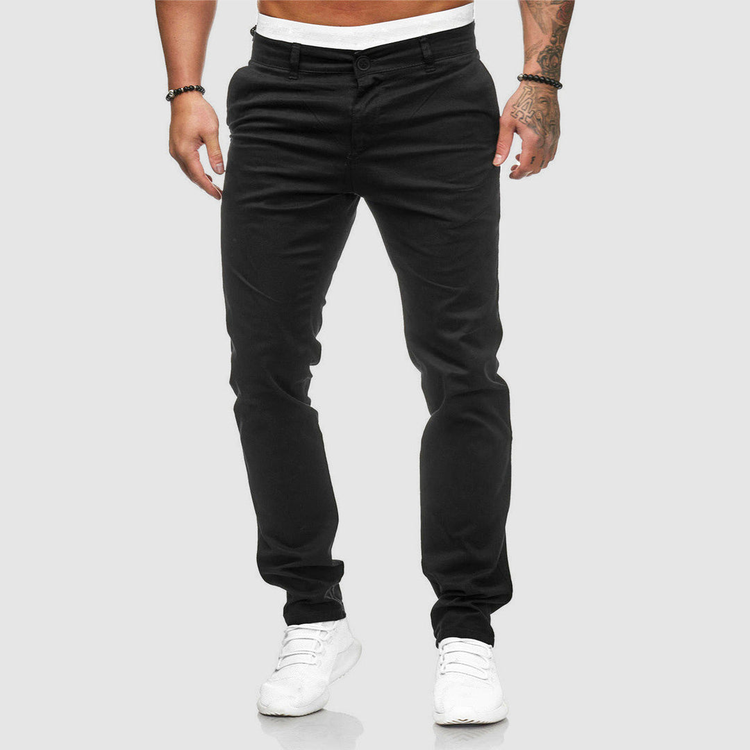 "Pantalon slim-fit décontracté pour hommes, coupe moderne, tissu respirant, confort optimal pour style quotidien."
