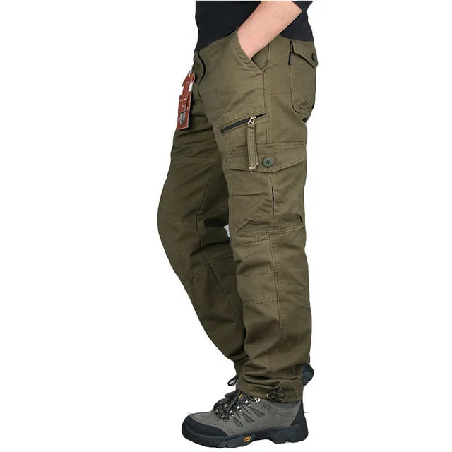 "Pantalons cargo homme, design moderne, poches spacieuses, couleur kaki, confort pour un style urbain décontracté"