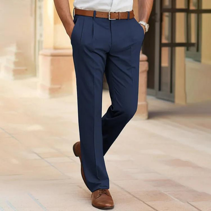 Pantalons élégants pour homme, modernes, lignes épurées, confortables, couleurs classiques : bleu marine, noir, marron, beige