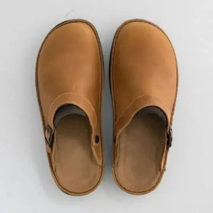 "Pantoufles en cuir pour hommes, confort orthopédique, élégantes et durables, semelles ergonomiques amovibles."