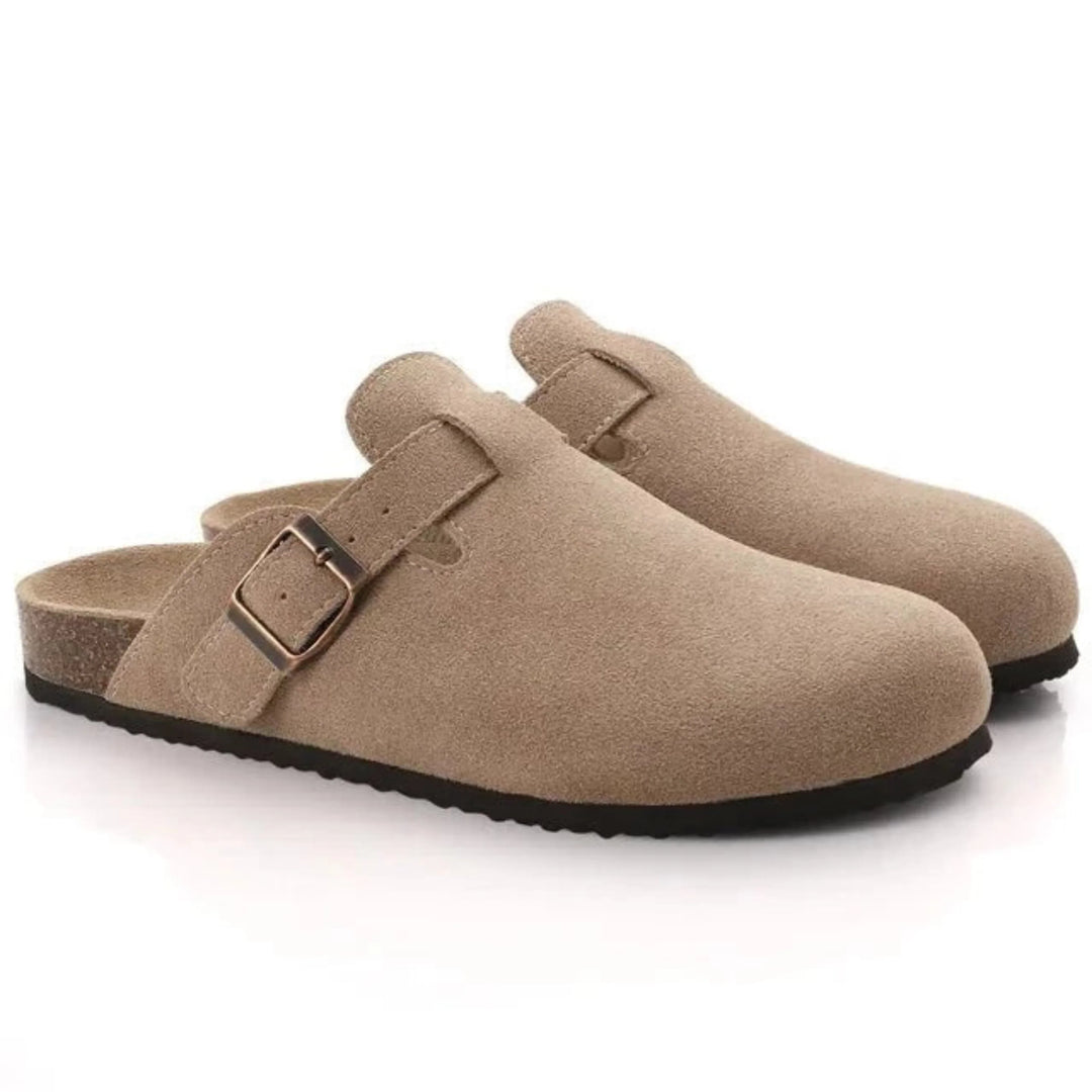 "Photo de mocassins homme en cuir marron, style chic et robuste, avec doublure confortable et semelle antidérapante."