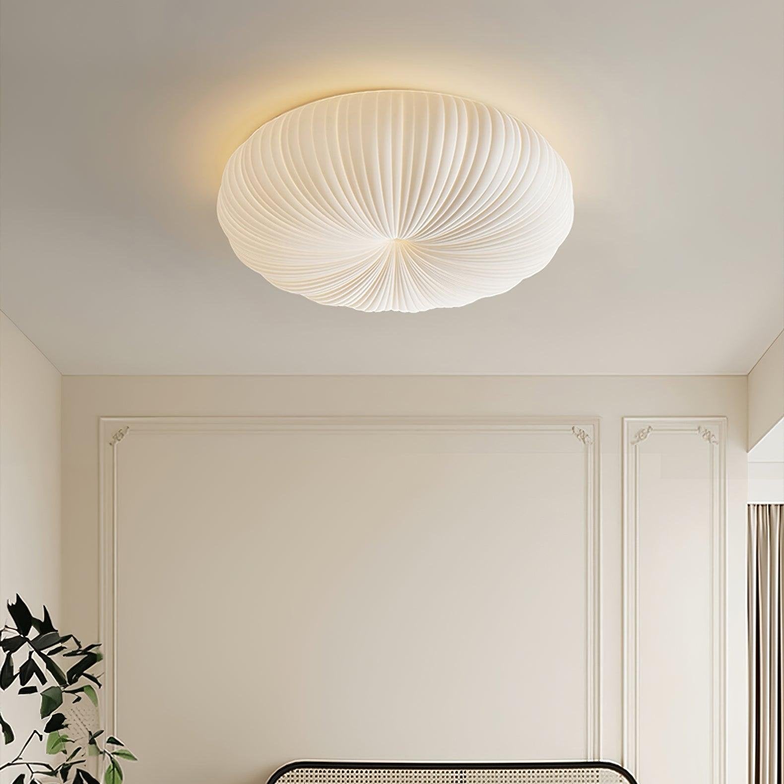 "Plafonnier LED en métal et acrylique, design moderne, lumière ajustable avec télécommande, élégant et contemporain."